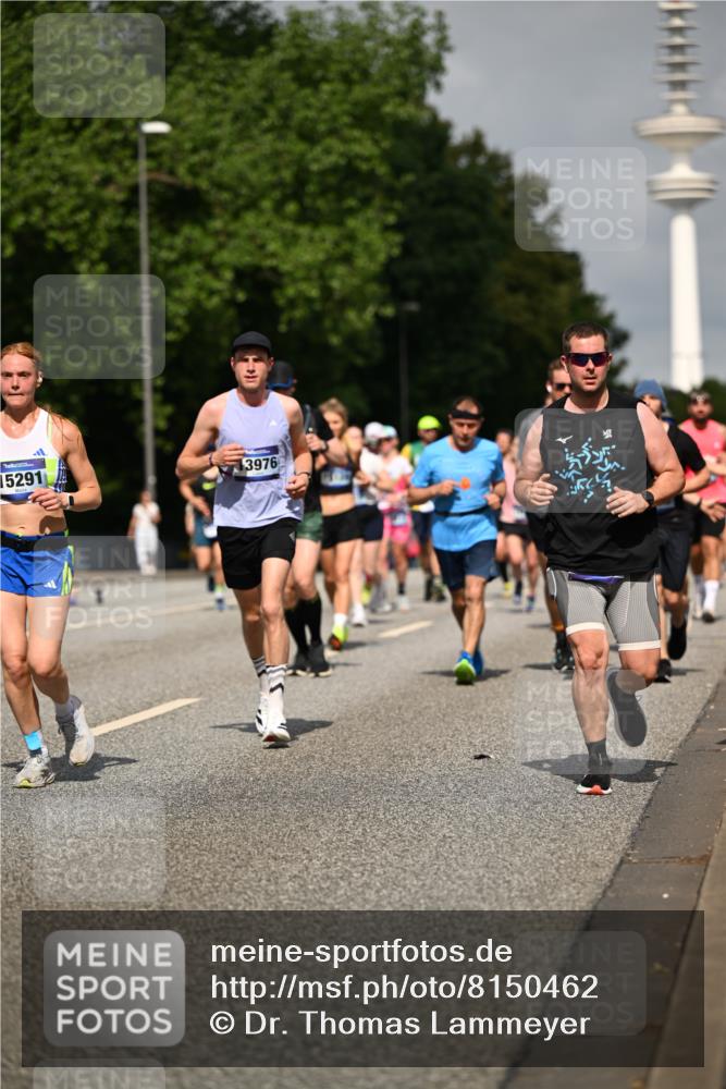 29.06.2025 - hella hamburg halbmarathon Dr. Thomas Lammeyer http://msf.ph/oto/8150462 29.06.2025 10:06:39 Kennedybrücke 1128, 1254, 1733, 2142, 2322, 2685, 2819, 3225, 3780, 3919, 4663, 4985, 5742, 6166, 6295, 6708, 6752, 6860, 6997, 7049, 7243, 7323, 8003, 8364, 8662, 8749, 9006, 9020, 9021, 10295, 10539, 10866, 11191, 11250 meine-sportfotos.de