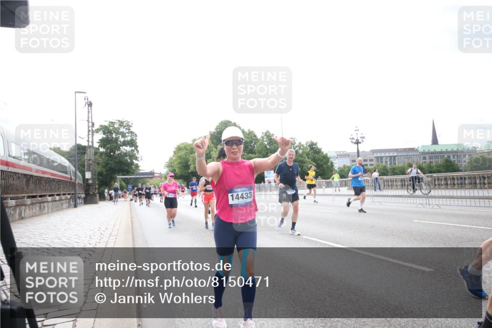 29.06.2025 - hella hamburg halbmarathon Jannik Wohlers http://msf.ph/oto/8150471 29.06.2025 10:23:50 Lombardsbrücke 1005, 1009, 1389, 2132, 2477, 3013, 3185, 3285, 3579, 4162, 4684, 4719, 4993, 5039, 5954, 6478, 6524, 6526, 7426, 7528, 7920, 8167, 8187, 8297, 9063, 11306, 11347, 12210, 13711, 14433, 14439, 14824, 15352, 15456, 16345, 16861, 17147, 17262, 17414, 17559, 17560, 18077, 18109, 18132, 18210 meine-sportfotos.de
