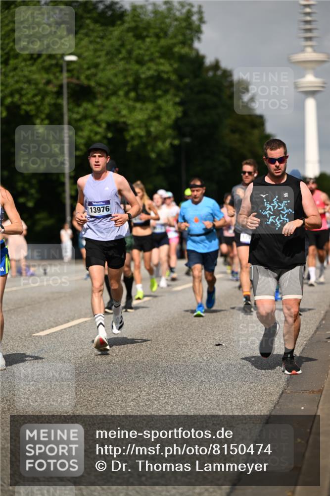 29.06.2025 - hella hamburg halbmarathon Dr. Thomas Lammeyer http://msf.ph/oto/8150474 29.06.2025 10:06:39 Kennedybrücke 1128, 1254, 1733, 2142, 2322, 2685, 2819, 3225, 3780, 3919, 4663, 4985, 5742, 6166, 6295, 6708, 6752, 6860, 6997, 7049, 7243, 7323, 8003, 8364, 8662, 8749, 9006, 9020, 9021, 10295, 10539, 10866, 11191, 11250 meine-sportfotos.de