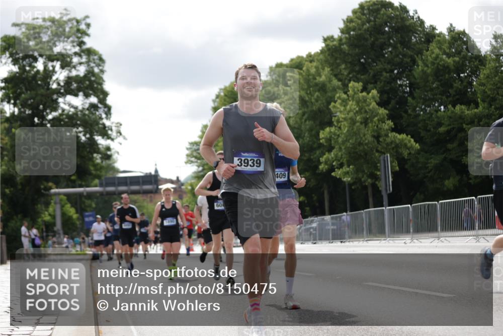 29.06.2025 - hella hamburg halbmarathon Jannik Wohlers http://msf.ph/oto/8150475 29.06.2025 10:13:51 Lombardsbrücke 1194, 1890, 3939, 4032, 4962, 6089, 6287, 7209, 7442, 7840, 7991, 8001, 8057, 8409, 8892, 9845, 9886, 11987, 12938, 13237, 13285, 13788, 14488, 15840, 16126, 18236, 18239 meine-sportfotos.de