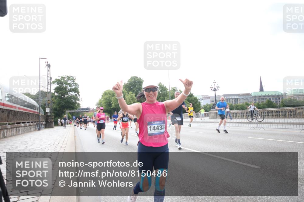 29.06.2025 - hella hamburg halbmarathon Jannik Wohlers http://msf.ph/oto/8150486 29.06.2025 10:23:50 Lombardsbrücke 1005, 1009, 1389, 2132, 2477, 3013, 3185, 3285, 3579, 4162, 4684, 4719, 4993, 5039, 5954, 6478, 6524, 6526, 7426, 7528, 7920, 8167, 8187, 8297, 9063, 11306, 11347, 12210, 13711, 14433, 14439, 14824, 15352, 15456, 16345, 16861, 17147, 17262, 17414, 17559, 17560, 18077, 18109, 18132, 18210 meine-sportfotos.de