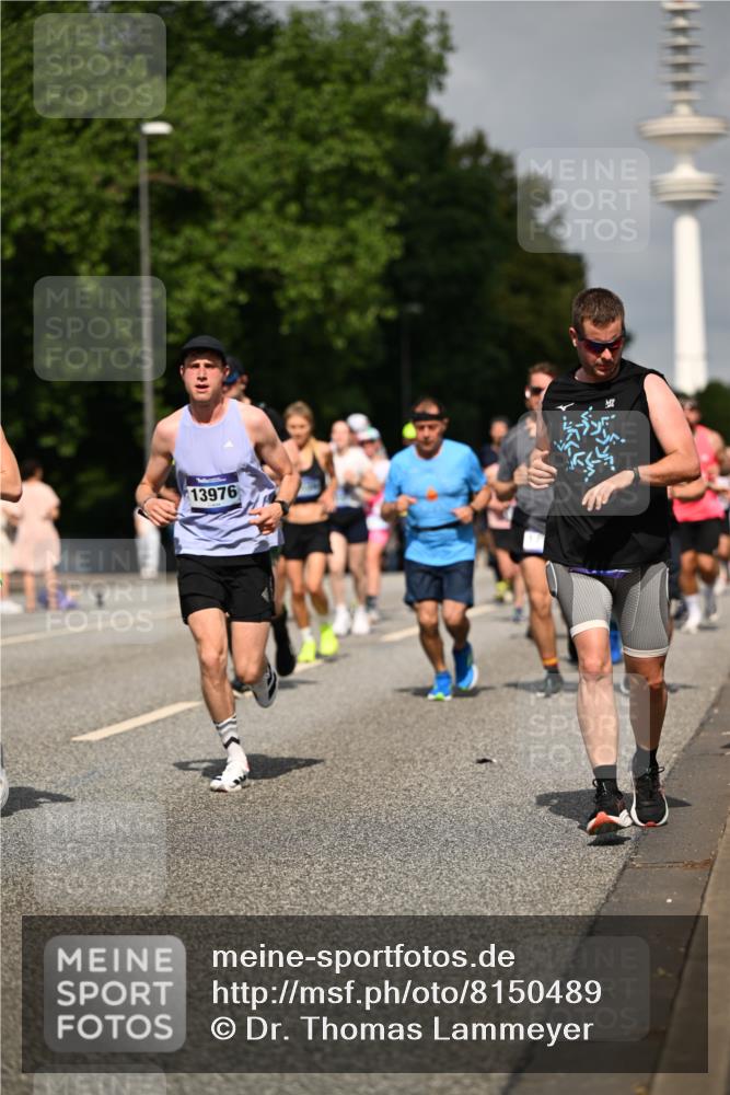 29.06.2025 - hella hamburg halbmarathon Dr. Thomas Lammeyer http://msf.ph/oto/8150489 29.06.2025 10:06:39 Kennedybrücke 1128, 1254, 1733, 2142, 2322, 2685, 2819, 3225, 3780, 3919, 4663, 4985, 5742, 6166, 6295, 6708, 6752, 6860, 6997, 7049, 7243, 7323, 8003, 8364, 8662, 8749, 9006, 9020, 9021, 10295, 10539, 10866, 11191, 11250 meine-sportfotos.de