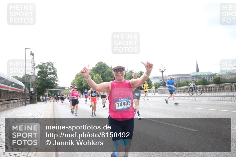 29.06.2025 - hella hamburg halbmarathon Jannik Wohlers http://msf.ph/oto/8150492 29.06.2025 10:23:50 Lombardsbrücke 1005, 1009, 1389, 2132, 2477, 3013, 3185, 3285, 3579, 4162, 4684, 4719, 4993, 5039, 5954, 6478, 6524, 6526, 7426, 7528, 7920, 8167, 8187, 8297, 9063, 11306, 11347, 12210, 13711, 14433, 14439, 14824, 15352, 15456, 16345, 16861, 17147, 17262, 17414, 17559, 17560, 18077, 18109, 18132, 18210 meine-sportfotos.de