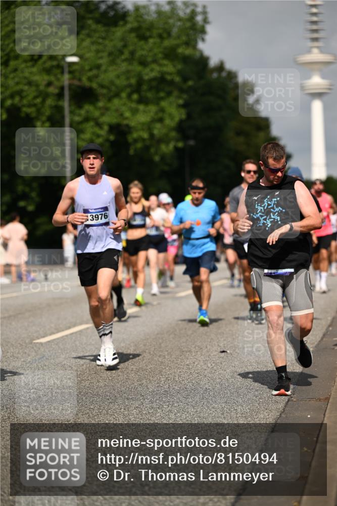 29.06.2025 - hella hamburg halbmarathon Dr. Thomas Lammeyer http://msf.ph/oto/8150494 29.06.2025 10:06:39 Kennedybrücke 1128, 1254, 1733, 2142, 2322, 2685, 2819, 3225, 3780, 3919, 4663, 4985, 5742, 6166, 6295, 6708, 6752, 6860, 6997, 7049, 7243, 7323, 8003, 8364, 8662, 8749, 9006, 9020, 9021, 10295, 10539, 10866, 11191, 11250 meine-sportfotos.de