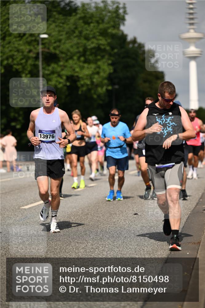29.06.2025 - hella hamburg halbmarathon Dr. Thomas Lammeyer http://msf.ph/oto/8150498 29.06.2025 10:06:40 Kennedybrücke 1128, 1254, 1414, 1733, 2142, 2685, 2819, 3225, 3780, 3919, 4663, 4985, 5742, 6166, 6295, 6708, 6752, 6860, 6997, 7049, 7323, 8003, 8364, 8662, 8749, 9006, 9020, 9021, 10295, 10539, 10866, 11191, 11250 meine-sportfotos.de