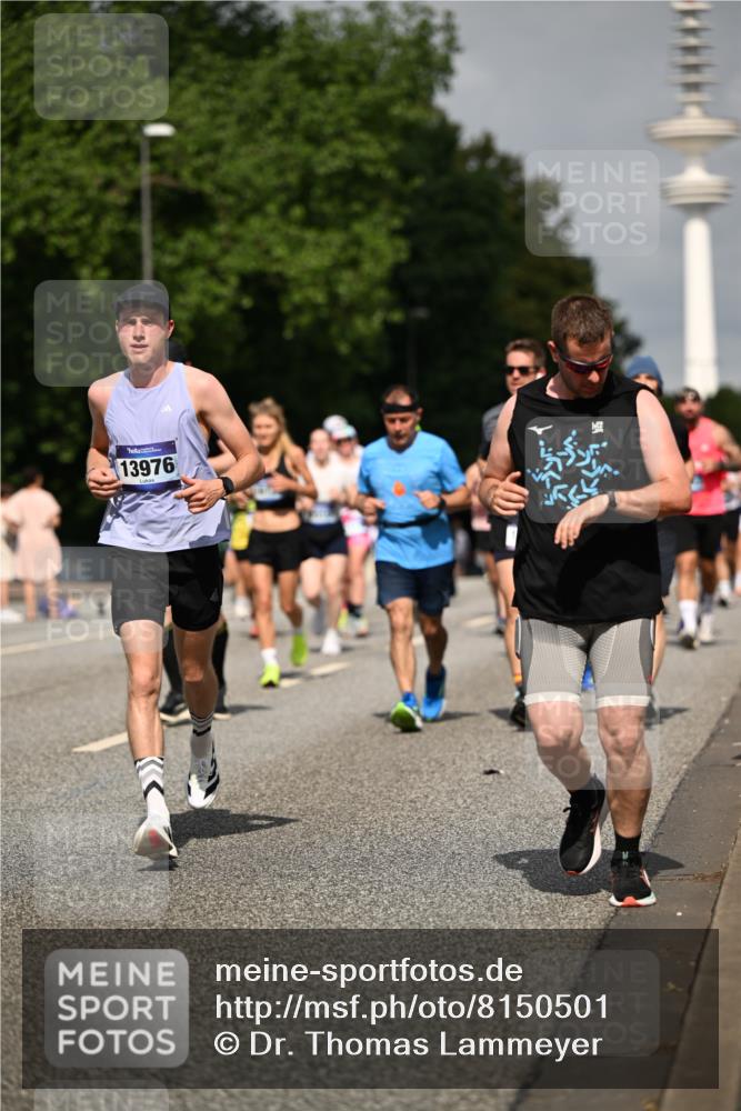29.06.2025 - hella hamburg halbmarathon Dr. Thomas Lammeyer http://msf.ph/oto/8150501 29.06.2025 10:06:40 Kennedybrücke 1128, 1254, 1414, 1733, 2142, 2685, 2819, 3225, 3780, 3919, 4663, 4985, 5742, 6166, 6295, 6708, 6752, 6860, 6997, 7049, 7323, 8003, 8364, 8662, 8749, 9006, 9020, 9021, 10295, 10539, 10866, 11191, 11250 meine-sportfotos.de
