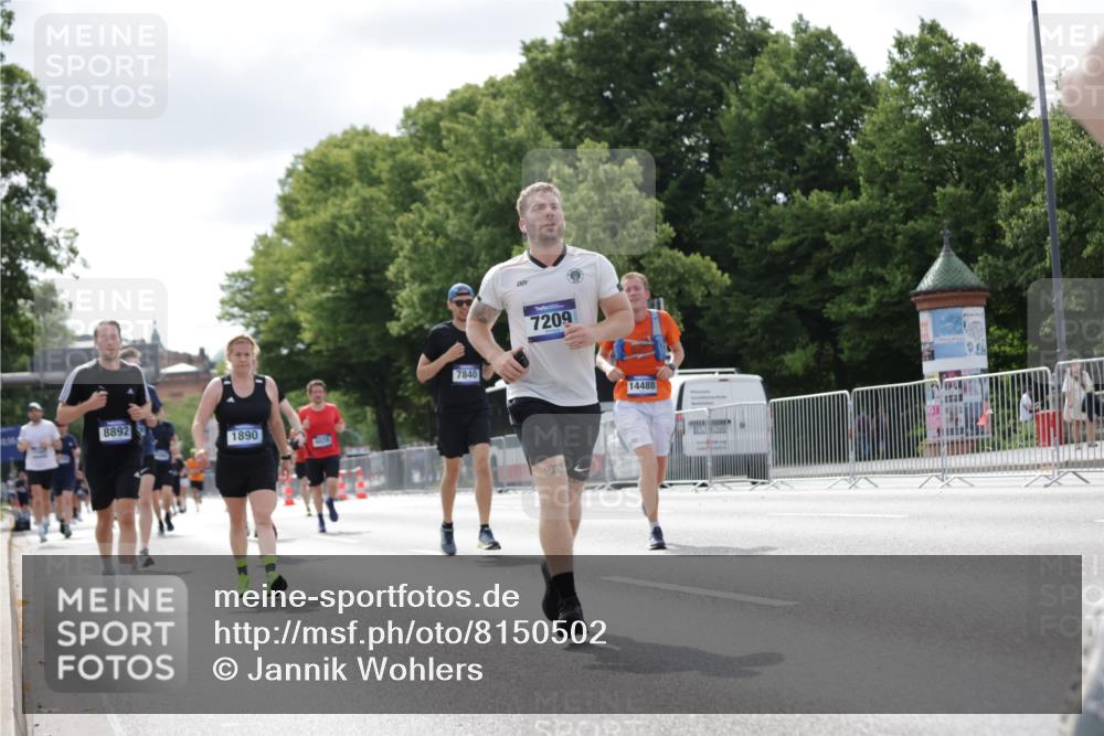 29.06.2025 - hella hamburg halbmarathon Jannik Wohlers http://msf.ph/oto/8150502 29.06.2025 10:13:54 Lombardsbrücke 1890, 3939, 4032, 6028, 6083, 6089, 6287, 6366, 7209, 7442, 7840, 7991, 8001, 8057, 8409, 8892, 9845, 9886, 12467, 12938, 13237, 13285, 14488, 16126 meine-sportfotos.de