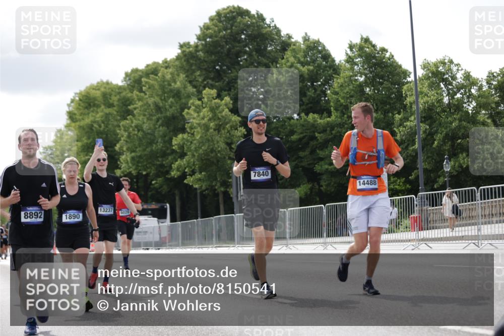 29.06.2025 - hella hamburg halbmarathon Jannik Wohlers http://msf.ph/oto/8150541 29.06.2025 10:13:56 Lombardsbrücke 1406, 2494, 3756, 3939, 4032, 6028, 6083, 6089, 6366, 7209, 7442, 7802, 7840, 7991, 8001, 8057, 8409, 8892, 9845, 10224, 12467, 12938, 13237, 13285, 14488, 16126 meine-sportfotos.de