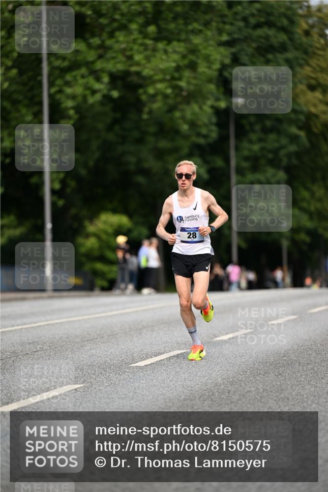 29.06.2025 - hella hamburg halbmarathon Dr. Thomas Lammeyer http://msf.ph/oto/8150575 29.06.2025 09:38:38 Kennedybrücke 28, 42, 47 meine-sportfotos.de