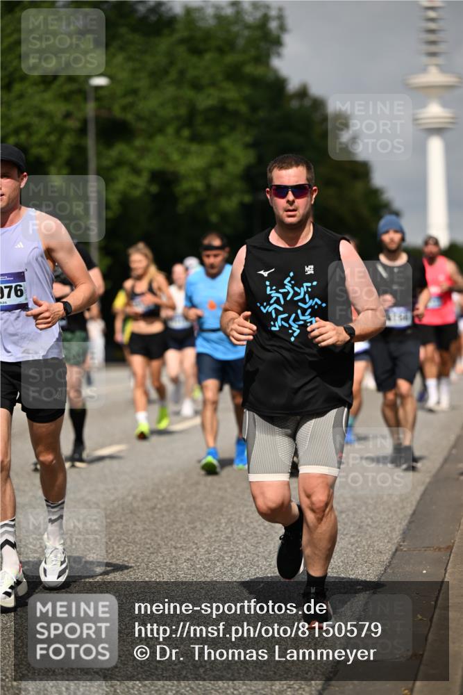 29.06.2025 - hella hamburg halbmarathon Dr. Thomas Lammeyer http://msf.ph/oto/8150579 29.06.2025 10:06:40 Kennedybrücke 1128, 1254, 1414, 1733, 2142, 2685, 2819, 3225, 3780, 3919, 4663, 4985, 5742, 6166, 6295, 6708, 6752, 6860, 6997, 7049, 7323, 8003, 8364, 8662, 8749, 9006, 9020, 9021, 10295, 10539, 10866, 11191, 11250 meine-sportfotos.de