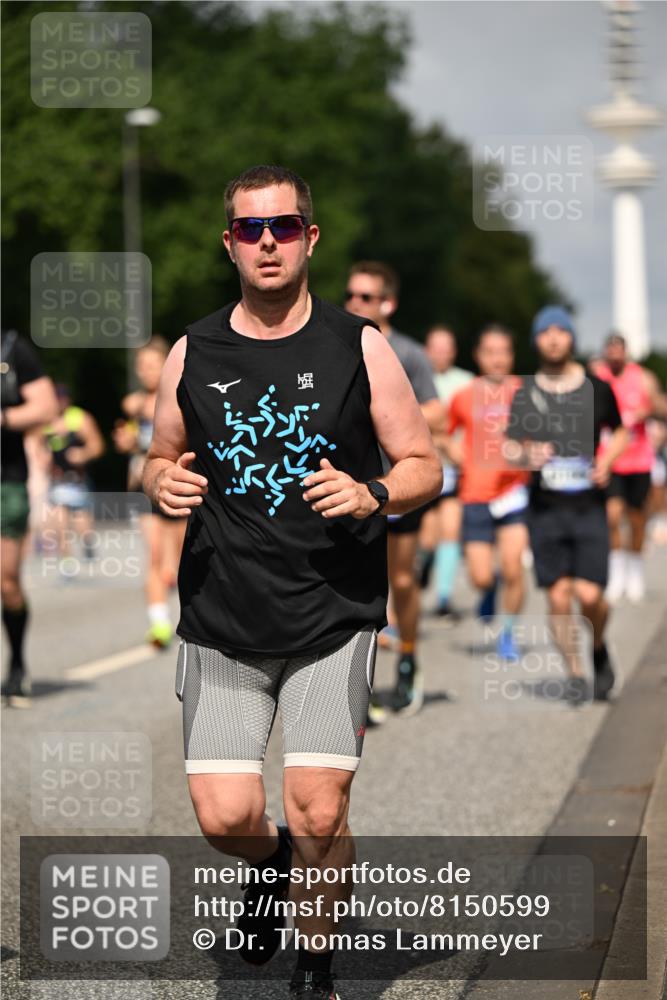29.06.2025 - hella hamburg halbmarathon Dr. Thomas Lammeyer http://msf.ph/oto/8150599 29.06.2025 10:06:41 Kennedybrücke 1128, 1254, 1414, 1733, 2142, 2685, 2819, 3225, 3780, 3919, 4985, 5742, 6166, 6295, 6708, 6752, 6860, 6997, 7049, 7323, 8003, 8364, 8662, 8749, 9006, 9020, 9021, 10295, 10539, 10866, 11191, 11250 meine-sportfotos.de