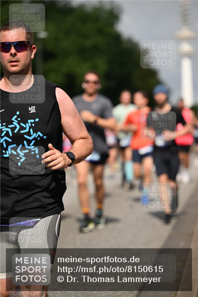 29.06.2025 - hella hamburg halbmarathon Dr. Thomas Lammeyer http://msf.ph/oto/8150615 29.06.2025 10:06:42 Kennedybrücke 1128, 1254, 1414, 1733, 2142, 2685, 2819, 3225, 3780, 3919, 4985, 5742, 6166, 6295, 6708, 6752, 6860, 6997, 7049, 7323, 8003, 8364, 8662, 8749, 9006, 9021, 10295, 10539, 10866, 11191, 11250 meine-sportfotos.de
