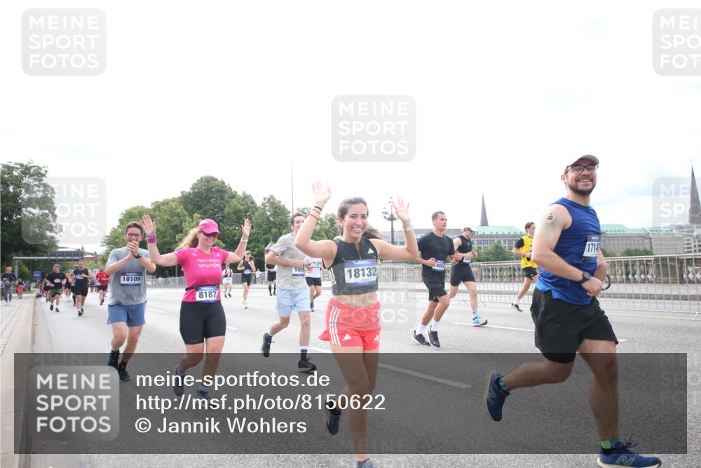 29.06.2025 - hella hamburg halbmarathon Jannik Wohlers http://msf.ph/oto/8150622 29.06.2025 10:23:52 Lombardsbrücke 1005, 1009, 1064, 1389, 2132, 2477, 3185, 3285, 3579, 4162, 4464, 4684, 4719, 4993, 5039, 5954, 6478, 6524, 6526, 7528, 7920, 7975, 8167, 8187, 8297, 9063, 11306, 11347, 12210, 13573, 13711, 14433, 14439, 14824, 15352, 15456, 16345, 16861, 17147, 17262, 17414, 17559, 17560, 18077, 18109, 18132, 18210 meine-sportfotos.de