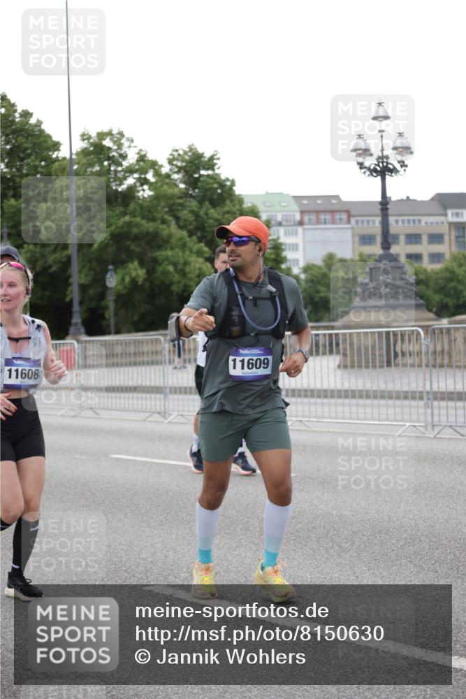 29.06.2025 - hella hamburg halbmarathon Jannik Wohlers http://msf.ph/oto/8150630 29.06.2025 10:50:57 Lombardsbrücke 1478, 1617, 2202, 2380, 2484, 2485, 4156, 4652, 4713, 4808, 4878, 4920, 5357, 5394, 5530, 6091, 6961, 7012, 7769, 7871, 8040, 8410, 8672, 9166, 9167, 9582, 9583, 9763, 11034, 11268, 11575, 11608, 11609, 13079, 13598, 13710, 14152, 15092, 15776, 16258, 16427, 16633, 16642, 16678, 16928, 17079, 19098, 19106 meine-sportfotos.de