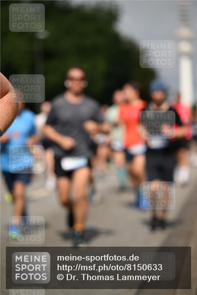 29.06.2025 - hella hamburg halbmarathon Dr. Thomas Lammeyer http://msf.ph/oto/8150633 29.06.2025 10:06:42 Kennedybrücke 1128, 1254, 1414, 1733, 2142, 2685, 2819, 3225, 3780, 3919, 4985, 5742, 6166, 6295, 6708, 6752, 6860, 6997, 7049, 7323, 8003, 8364, 8662, 8749, 9006, 9021, 10295, 10539, 10866, 11191, 11250 meine-sportfotos.de