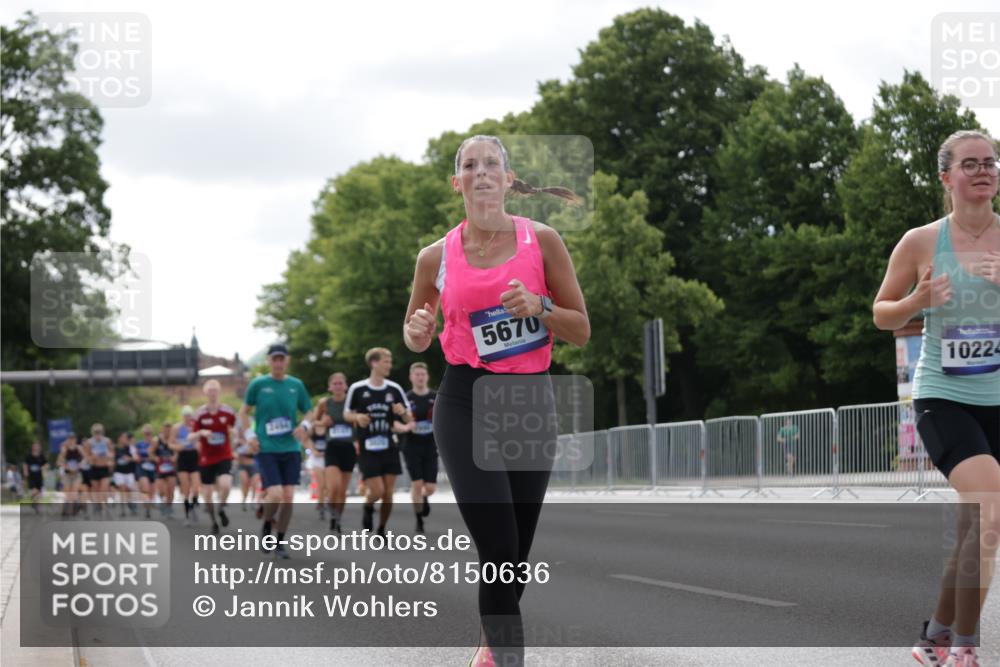 29.06.2025 - hella hamburg halbmarathon Jannik Wohlers http://msf.ph/oto/8150636 29.06.2025 10:14:05 Lombardsbrücke 1406, 1728, 2494, 2990, 3020, 3154, 3756, 3834, 5670, 6028, 6083, 6089, 6366, 7209, 7802, 7840, 8147, 8409, 8892, 10224, 10610, 12467, 12901, 13237, 14488, 16036, 16126, 16167, 16287, 16288, 17975 meine-sportfotos.de