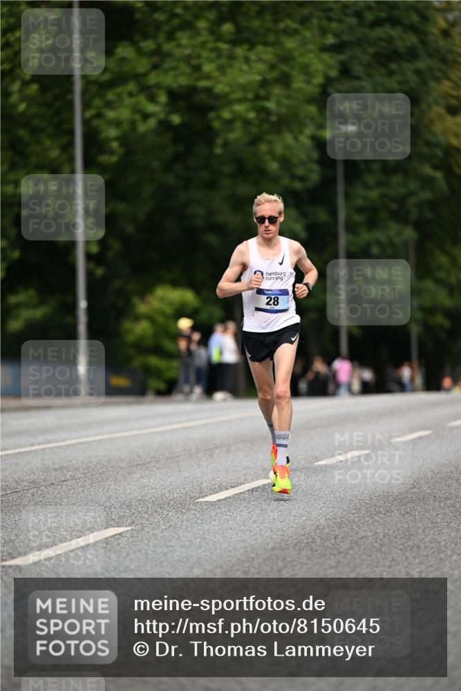 29.06.2025 - hella hamburg halbmarathon Dr. Thomas Lammeyer http://msf.ph/oto/8150645 29.06.2025 09:38:38 Kennedybrücke 28, 42, 47 meine-sportfotos.de