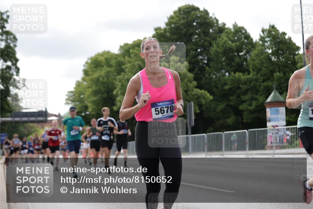 29.06.2025 - hella hamburg halbmarathon Jannik Wohlers http://msf.ph/oto/8150652 29.06.2025 10:14:05 Lombardsbrücke 1406, 1728, 2494, 2990, 3020, 3154, 3756, 3834, 5670, 6028, 6083, 6089, 6366, 7209, 7802, 7840, 8147, 8409, 8892, 10224, 10610, 12467, 12901, 13237, 14488, 16036, 16126, 16167, 16287, 16288, 17975 meine-sportfotos.de