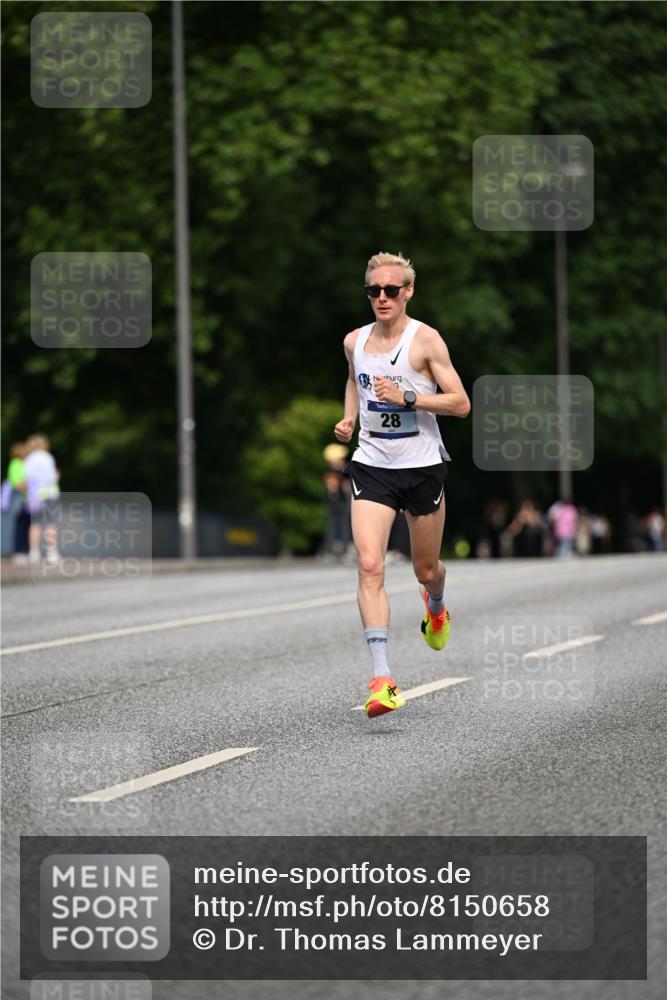 29.06.2025 - hella hamburg halbmarathon Dr. Thomas Lammeyer http://msf.ph/oto/8150658 29.06.2025 09:38:38 Kennedybrücke 28, 42, 47 meine-sportfotos.de