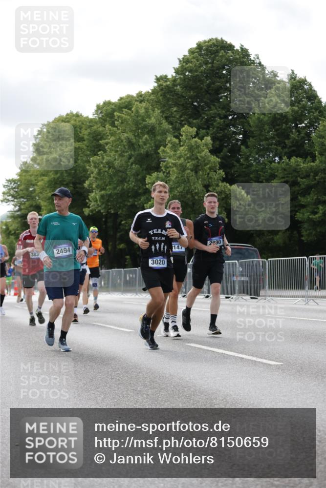 29.06.2025 - hella hamburg halbmarathon Jannik Wohlers http://msf.ph/oto/8150659 29.06.2025 10:14:07 Lombardsbrücke 1406, 1728, 2494, 2990, 3020, 3154, 3756, 3834, 5191, 5670, 6028, 6083, 6089, 6366, 7209, 7802, 7840, 8147, 8892, 10224, 10610, 12467, 12901, 13237, 14488, 15048, 16036, 16126, 16167, 16287, 16288, 17975 meine-sportfotos.de