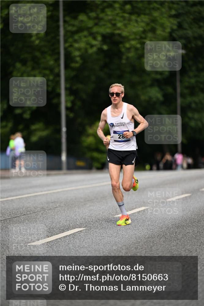 29.06.2025 - hella hamburg halbmarathon Dr. Thomas Lammeyer http://msf.ph/oto/8150663 29.06.2025 09:38:38 Kennedybrücke 28, 42, 47 meine-sportfotos.de