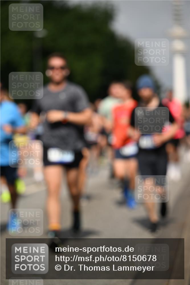 29.06.2025 - hella hamburg halbmarathon Dr. Thomas Lammeyer http://msf.ph/oto/8150678 29.06.2025 10:06:43 Kennedybrücke 1128, 1254, 1414, 1733, 2142, 2685, 2819, 3225, 3780, 3919, 4985, 5742, 6166, 6295, 6708, 6752, 6860, 6997, 7049, 7323, 8003, 8364, 8662, 8749, 9006, 10295, 10539, 10866, 11191, 11250 meine-sportfotos.de