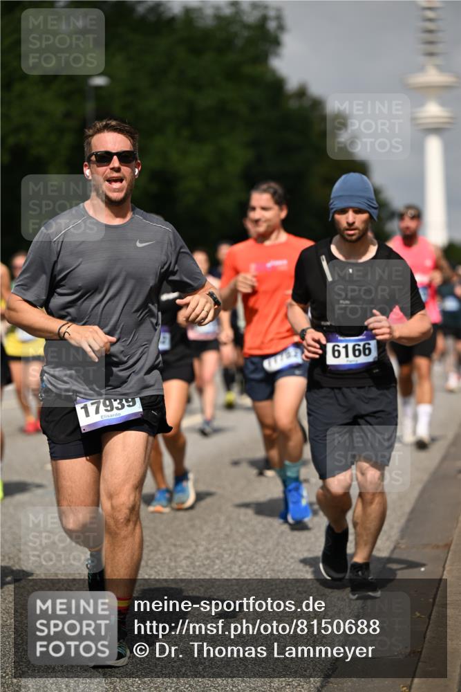 29.06.2025 - hella hamburg halbmarathon Dr. Thomas Lammeyer http://msf.ph/oto/8150688 29.06.2025 10:06:43 Kennedybrücke 1128, 1254, 1414, 1733, 2142, 2685, 2819, 3225, 3780, 3919, 4985, 5742, 6166, 6295, 6708, 6752, 6860, 6997, 7049, 7323, 8003, 8364, 8662, 8749, 9006, 10295, 10539, 10866, 11191, 11250 meine-sportfotos.de