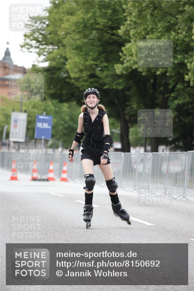29.06.2025 - hella hamburg halbmarathon Jannik Wohlers http://msf.ph/oto/8150692 29.06.2025 09:18:05 Lombardsbrücke  meine-sportfotos.de
