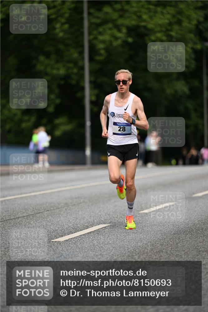 29.06.2025 - hella hamburg halbmarathon Dr. Thomas Lammeyer http://msf.ph/oto/8150693 29.06.2025 09:38:39 Kennedybrücke 28, 42, 47 meine-sportfotos.de