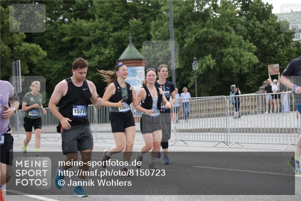 29.06.2025 - hella hamburg halbmarathon Jannik Wohlers http://msf.ph/oto/8150723 29.06.2025 10:51:01 Lombardsbrücke 1617, 1997, 2202, 2308, 2380, 2484, 2485, 2736, 2778, 4652, 4748, 4808, 4878, 5357, 5394, 6091, 6945, 6954, 6961, 7769, 7841, 7871, 7992, 8040, 8125, 8672, 9166, 9582, 9583, 9763, 10496, 11034, 11268, 11575, 11608, 11609, 11913, 13079, 13598, 13710, 13769, 15092, 15776, 16258, 16633, 16642, 16678, 16807, 16928, 19106 meine-sportfotos.de