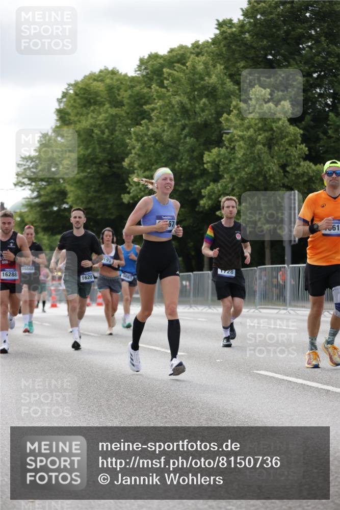 29.06.2025 - hella hamburg halbmarathon Jannik Wohlers http://msf.ph/oto/8150736 29.06.2025 10:14:11 Lombardsbrücke 1406, 1728, 2494, 2990, 3020, 3154, 3756, 3834, 5191, 5670, 5981, 6028, 6083, 6366, 7802, 8147, 8755, 9556, 9663, 9709, 10224, 10610, 12467, 12901, 13237, 13366, 13386, 13673, 13674, 15048, 16036, 16126, 16167, 16287, 16288, 16776, 17296, 17453, 17975 meine-sportfotos.de