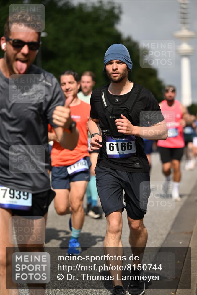 29.06.2025 - hella hamburg halbmarathon Dr. Thomas Lammeyer http://msf.ph/oto/8150744 29.06.2025 10:06:44 Kennedybrücke 1128, 1254, 1414, 1733, 2142, 2685, 2819, 3225, 3780, 3919, 4985, 5742, 6166, 6295, 6708, 6752, 6860, 6997, 7049, 7323, 8003, 8364, 8662, 8749, 9006, 10295, 10539, 10866, 11191, 11250 meine-sportfotos.de