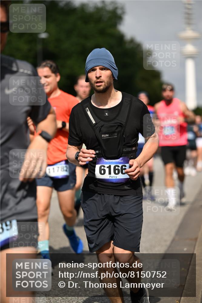 29.06.2025 - hella hamburg halbmarathon Dr. Thomas Lammeyer http://msf.ph/oto/8150752 29.06.2025 10:06:44 Kennedybrücke 1128, 1254, 1414, 1733, 2142, 2685, 2819, 3225, 3780, 3919, 4985, 5742, 6166, 6295, 6708, 6752, 6860, 6997, 7049, 7323, 8003, 8364, 8662, 8749, 9006, 10295, 10539, 10866, 11191, 11250 meine-sportfotos.de