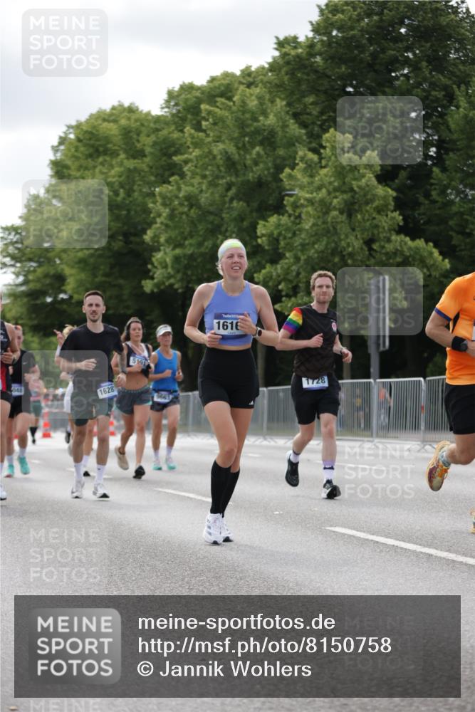 29.06.2025 - hella hamburg halbmarathon Jannik Wohlers http://msf.ph/oto/8150758 29.06.2025 10:14:11 Lombardsbrücke 1406, 1728, 2494, 2990, 3020, 3154, 3756, 3834, 5191, 5670, 5981, 6028, 6083, 6366, 7802, 8147, 8755, 9556, 9663, 9709, 10224, 10610, 12467, 12901, 13237, 13366, 13386, 13673, 13674, 15048, 16036, 16126, 16167, 16287, 16288, 16776, 17296, 17453, 17975 meine-sportfotos.de
