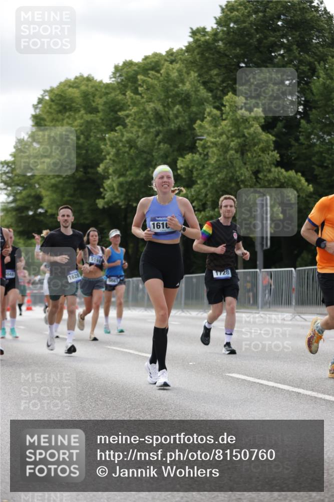 29.06.2025 - hella hamburg halbmarathon Jannik Wohlers http://msf.ph/oto/8150760 29.06.2025 10:14:11 Lombardsbrücke 1406, 1728, 2494, 2990, 3020, 3154, 3756, 3834, 5191, 5670, 5981, 6028, 6083, 6366, 7802, 8147, 8755, 9556, 9663, 9709, 10224, 10610, 12467, 12901, 13237, 13366, 13386, 13673, 13674, 15048, 16036, 16126, 16167, 16287, 16288, 16776, 17296, 17453, 17975 meine-sportfotos.de