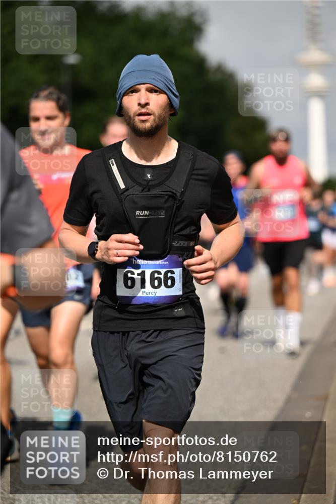 29.06.2025 - hella hamburg halbmarathon Dr. Thomas Lammeyer http://msf.ph/oto/8150762 29.06.2025 10:06:44 Kennedybrücke 1128, 1254, 1414, 1733, 2142, 2685, 2819, 3225, 3780, 3919, 4985, 5742, 6166, 6295, 6708, 6752, 6860, 6997, 7049, 7323, 8003, 8364, 8662, 8749, 9006, 10295, 10539, 10866, 11191, 11250 meine-sportfotos.de