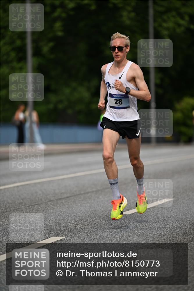 29.06.2025 - hella hamburg halbmarathon Dr. Thomas Lammeyer http://msf.ph/oto/8150773 29.06.2025 09:38:39 Kennedybrücke 28, 42, 47 meine-sportfotos.de