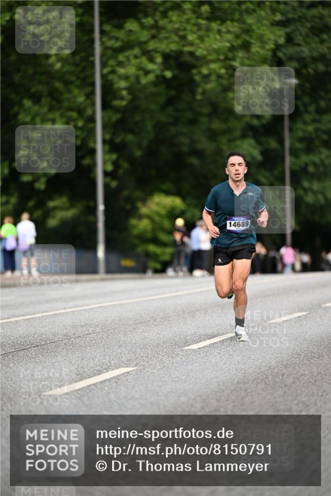 29.06.2025 - hella hamburg halbmarathon Dr. Thomas Lammeyer http://msf.ph/oto/8150791 29.06.2025 09:38:45 Kennedybrücke 28, 42 meine-sportfotos.de