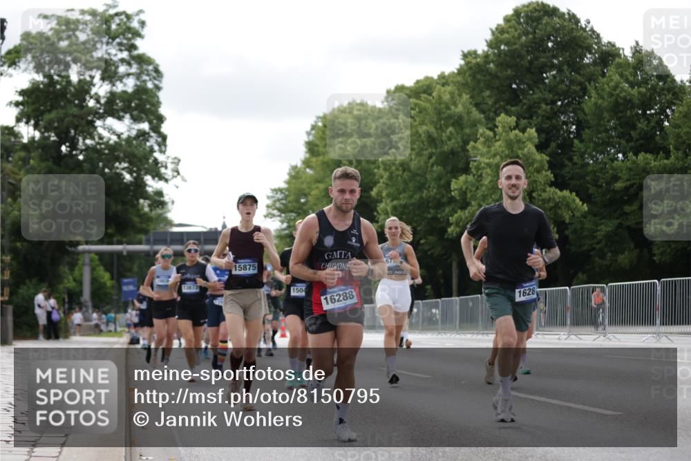 29.06.2025 - hella hamburg halbmarathon Jannik Wohlers http://msf.ph/oto/8150795 29.06.2025 10:14:13 Lombardsbrücke 1406, 1728, 2494, 2990, 3020, 3154, 3691, 3756, 3834, 5191, 5670, 5981, 6028, 6083, 6366, 6935, 7802, 8147, 8755, 9556, 9663, 9709, 10224, 10391, 10610, 12467, 12901, 13366, 13386, 13673, 13674, 15048, 16036, 16167, 16287, 16288, 16776, 17296, 17453, 17975 meine-sportfotos.de