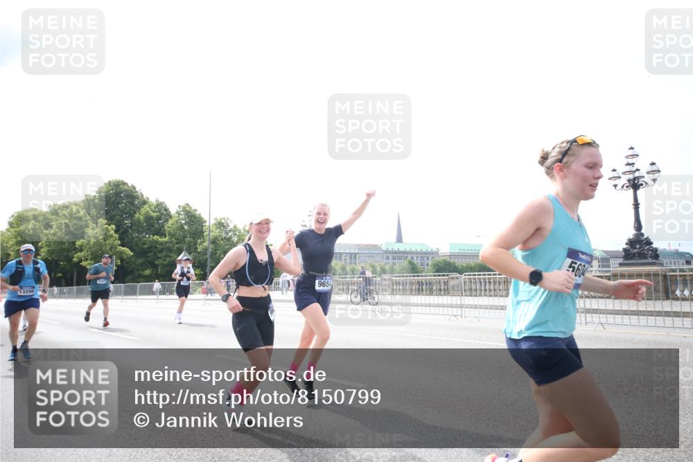 29.06.2025 - hella hamburg halbmarathon Jannik Wohlers http://msf.ph/oto/8150799 29.06.2025 10:27:54 Lombardsbrücke 3445, 5369, 5604, 7667, 8215, 8327, 9653, 9654, 13045, 13296, 13400, 14017, 14155, 15123, 18256, 18604, 19180 meine-sportfotos.de