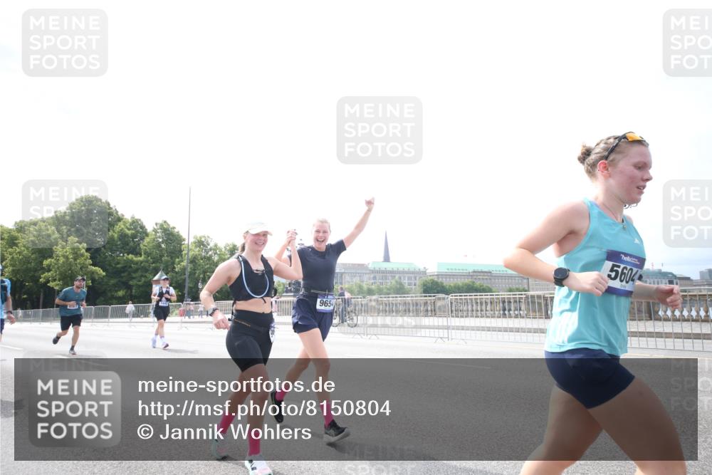 29.06.2025 - hella hamburg halbmarathon Jannik Wohlers http://msf.ph/oto/8150804 29.06.2025 10:27:54 Lombardsbrücke 3445, 5369, 5604, 7667, 8215, 8327, 9653, 9654, 13045, 13296, 13400, 14017, 14155, 15123, 18256, 18604, 19180 meine-sportfotos.de