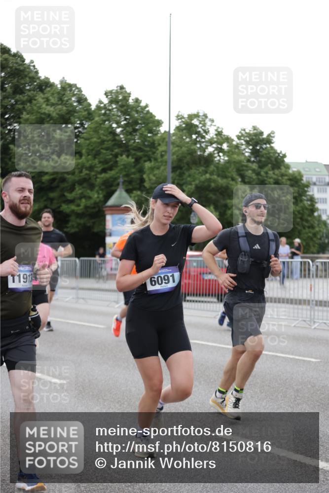 29.06.2025 - hella hamburg halbmarathon Jannik Wohlers http://msf.ph/oto/8150816 29.06.2025 10:51:08 Lombardsbrücke 1617, 1997, 2308, 2484, 2485, 2593, 2736, 2778, 3240, 4748, 4808, 4878, 5291, 5357, 5394, 5716, 5717, 6007, 6091, 6885, 6945, 6954, 6961, 7769, 7841, 7871, 7992, 8040, 8125, 8399, 8672, 9340, 9462, 9582, 9583, 9763, 10496, 11034, 11268, 11575, 11875, 11913, 12766, 13079, 13598, 13710, 13769, 15092, 15776, 16258, 16595, 16642, 16678, 16807, 17641, 19106 meine-sportfotos.de