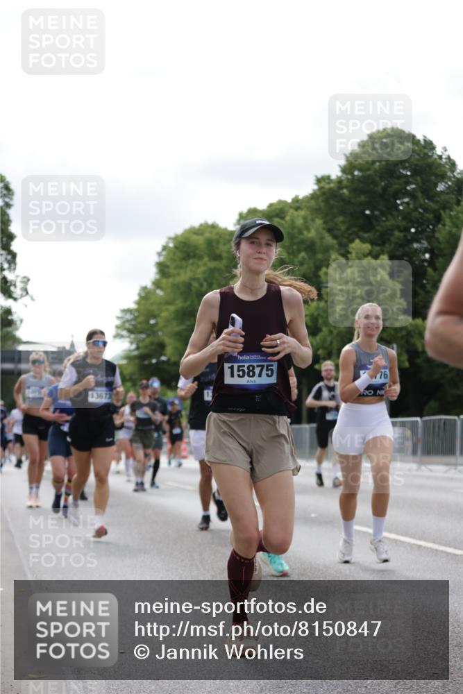 29.06.2025 - hella hamburg halbmarathon Jannik Wohlers http://msf.ph/oto/8150847 29.06.2025 10:14:15 Lombardsbrücke 1406, 1728, 2046, 2494, 2990, 3020, 3154, 3454, 3691, 3756, 3834, 5191, 5670, 5981, 6935, 7802, 8055, 8147, 8755, 9556, 9663, 9709, 10224, 10391, 10610, 12901, 13212, 13366, 13386, 13673, 13674, 14497, 15048, 16036, 16167, 16287, 16288, 16776, 17296, 17453, 17975 meine-sportfotos.de
