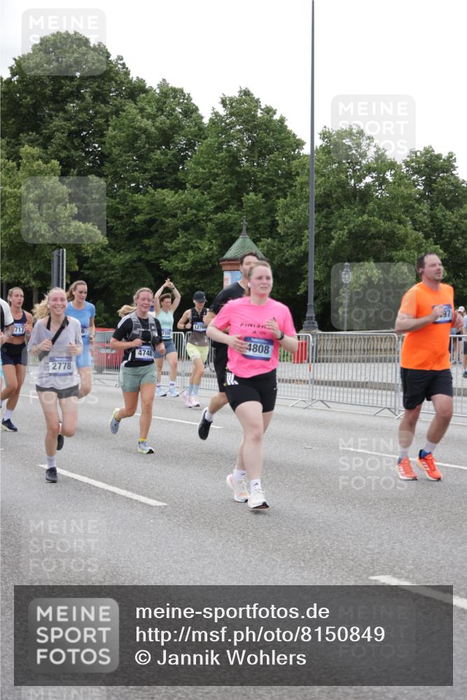 29.06.2025 - hella hamburg halbmarathon Jannik Wohlers http://msf.ph/oto/8150849 29.06.2025 10:51:09 Lombardsbrücke 1617, 1997, 2308, 2484, 2485, 2593, 2736, 2778, 3240, 3991, 4748, 4808, 4878, 5291, 5394, 5716, 5717, 6007, 6091, 6885, 6945, 6954, 6961, 7769, 7841, 7871, 7992, 8040, 8125, 8399, 9340, 9462, 9582, 9583, 9763, 10496, 11034, 11268, 11575, 11875, 11913, 12766, 13079, 13598, 13710, 13769, 15092, 15776, 16258, 16595, 16642, 16678, 16807, 17641, 19106 meine-sportfotos.de