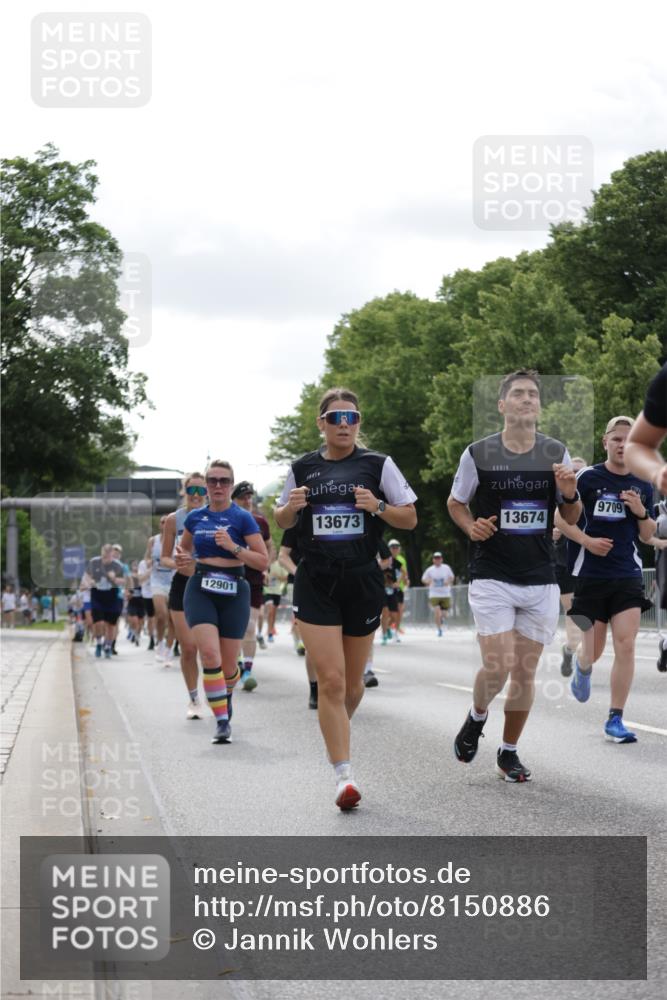 29.06.2025 - hella hamburg halbmarathon Jannik Wohlers http://msf.ph/oto/8150886 29.06.2025 10:14:16 Lombardsbrücke 1406, 1728, 2046, 2494, 2990, 3020, 3154, 3454, 3691, 3756, 3834, 5191, 5670, 5981, 6935, 7802, 8055, 8147, 8755, 9173, 9556, 9663, 9709, 10224, 10391, 10610, 12901, 13212, 13366, 13386, 13673, 13674, 14015, 14497, 15048, 15700, 16036, 16167, 16287, 16288, 16776, 17296, 17453, 17975 meine-sportfotos.de