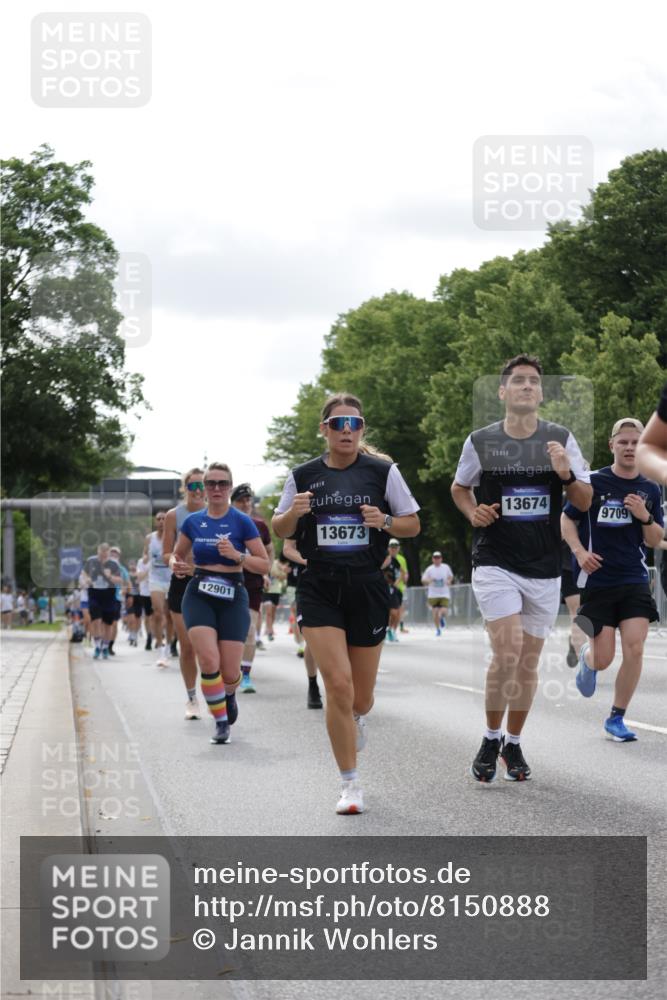 29.06.2025 - hella hamburg halbmarathon Jannik Wohlers http://msf.ph/oto/8150888 29.06.2025 10:14:16 Lombardsbrücke 1406, 1728, 2046, 2494, 2990, 3020, 3154, 3454, 3691, 3756, 3834, 5191, 5670, 5981, 6935, 7802, 8055, 8147, 8755, 9173, 9556, 9663, 9709, 10224, 10391, 10610, 12901, 13212, 13366, 13386, 13673, 13674, 14015, 14497, 15048, 15700, 16036, 16167, 16287, 16288, 16776, 17296, 17453, 17975 meine-sportfotos.de