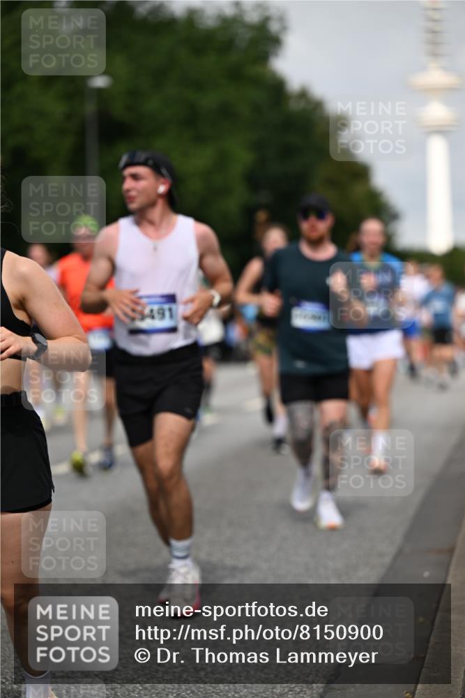 29.06.2025 - hella hamburg halbmarathon Dr. Thomas Lammeyer http://msf.ph/oto/8150900 29.06.2025 10:06:50 Kennedybrücke 1414, 2142, 2685, 2712, 2780, 2819, 3225, 3919, 5742, 6166, 6208, 6295, 6752, 6815, 6997, 7323, 7869, 8003, 8364, 8481, 8483, 8624, 8662, 8749, 9006, 10295, 10539, 11191, 11250 meine-sportfotos.de