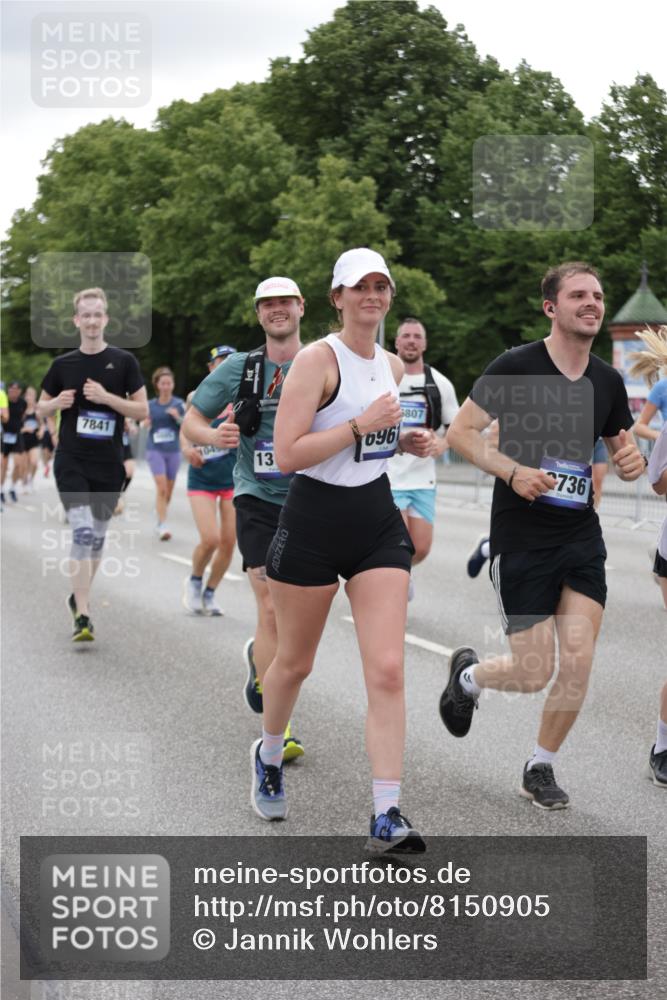 29.06.2025 - hella hamburg halbmarathon Jannik Wohlers http://msf.ph/oto/8150905 29.06.2025 10:51:10 Lombardsbrücke 1617, 1997, 2308, 2484, 2485, 2593, 2736, 2778, 3240, 3991, 4748, 4808, 4878, 5291, 5394, 5716, 5717, 6007, 6091, 6885, 6945, 6954, 7769, 7841, 7871, 7992, 8125, 8399, 9340, 9462, 9582, 9583, 9763, 10496, 10521, 11034, 11268, 11575, 11875, 11913, 12766, 13079, 13598, 13710, 13769, 15092, 15776, 16258, 16595, 16642, 16807, 17641, 19106 meine-sportfotos.de