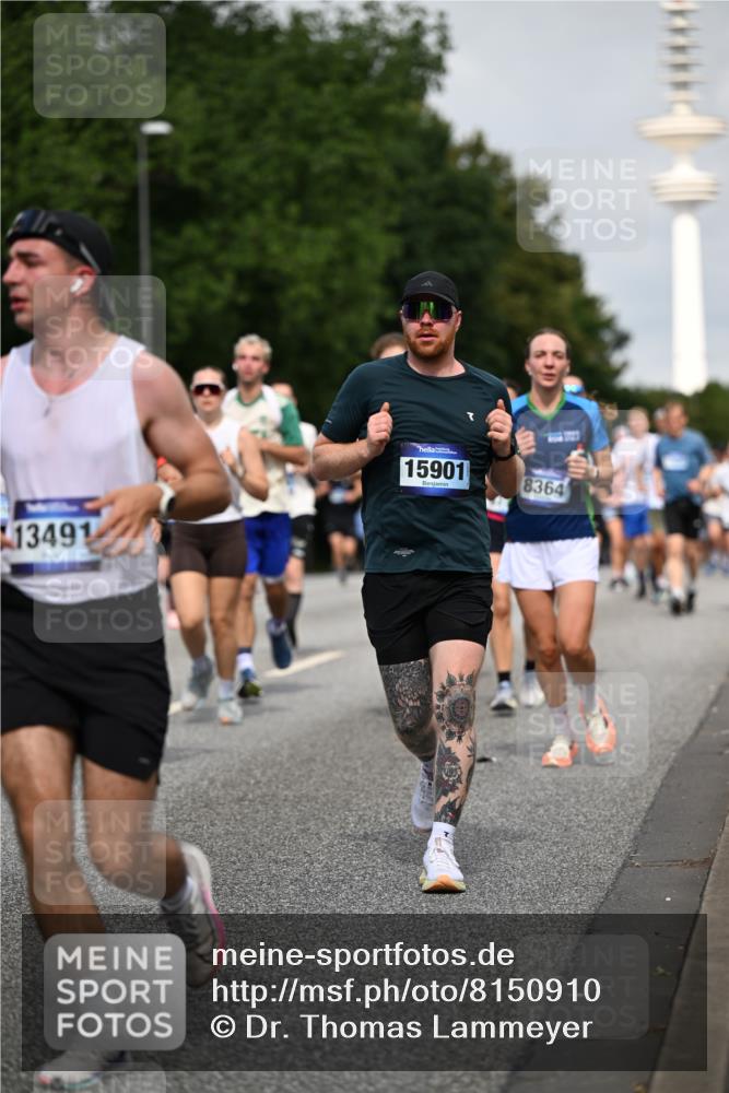 29.06.2025 - hella hamburg halbmarathon Dr. Thomas Lammeyer http://msf.ph/oto/8150910 29.06.2025 10:06:51 Kennedybrücke 1414, 2142, 2685, 2712, 2780, 2819, 3225, 3919, 6166, 6208, 6295, 6752, 6815, 6997, 7323, 7869, 8003, 8364, 8481, 8483, 8624, 8662, 8749, 9006, 10295, 10539, 11191, 11250 meine-sportfotos.de