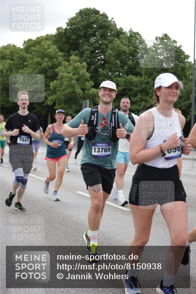 29.06.2025 - hella hamburg halbmarathon Jannik Wohlers http://msf.ph/oto/8150938 29.06.2025 10:51:11 Lombardsbrücke 1617, 1997, 2308, 2484, 2485, 2593, 2736, 2778, 3240, 3991, 4748, 4808, 4878, 5291, 5394, 5716, 5717, 6007, 6091, 6885, 6945, 6947, 6954, 7769, 7841, 7871, 7992, 8125, 8399, 9340, 9462, 9582, 9583, 9763, 10496, 10521, 11034, 11268, 11575, 11875, 11913, 12766, 13079, 13598, 13710, 13769, 15092, 15776, 16595, 16642, 16807, 17641, 19106 meine-sportfotos.de